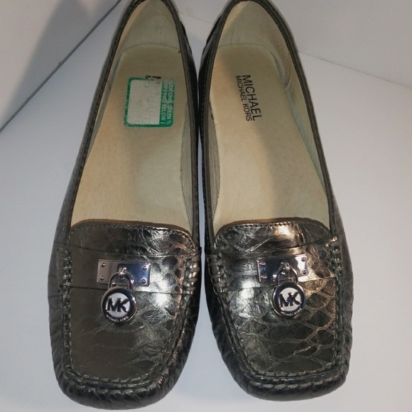 Michael Kors Shoes - 🆕 Micheal Kors Gray Driving Loafers women sz 8M